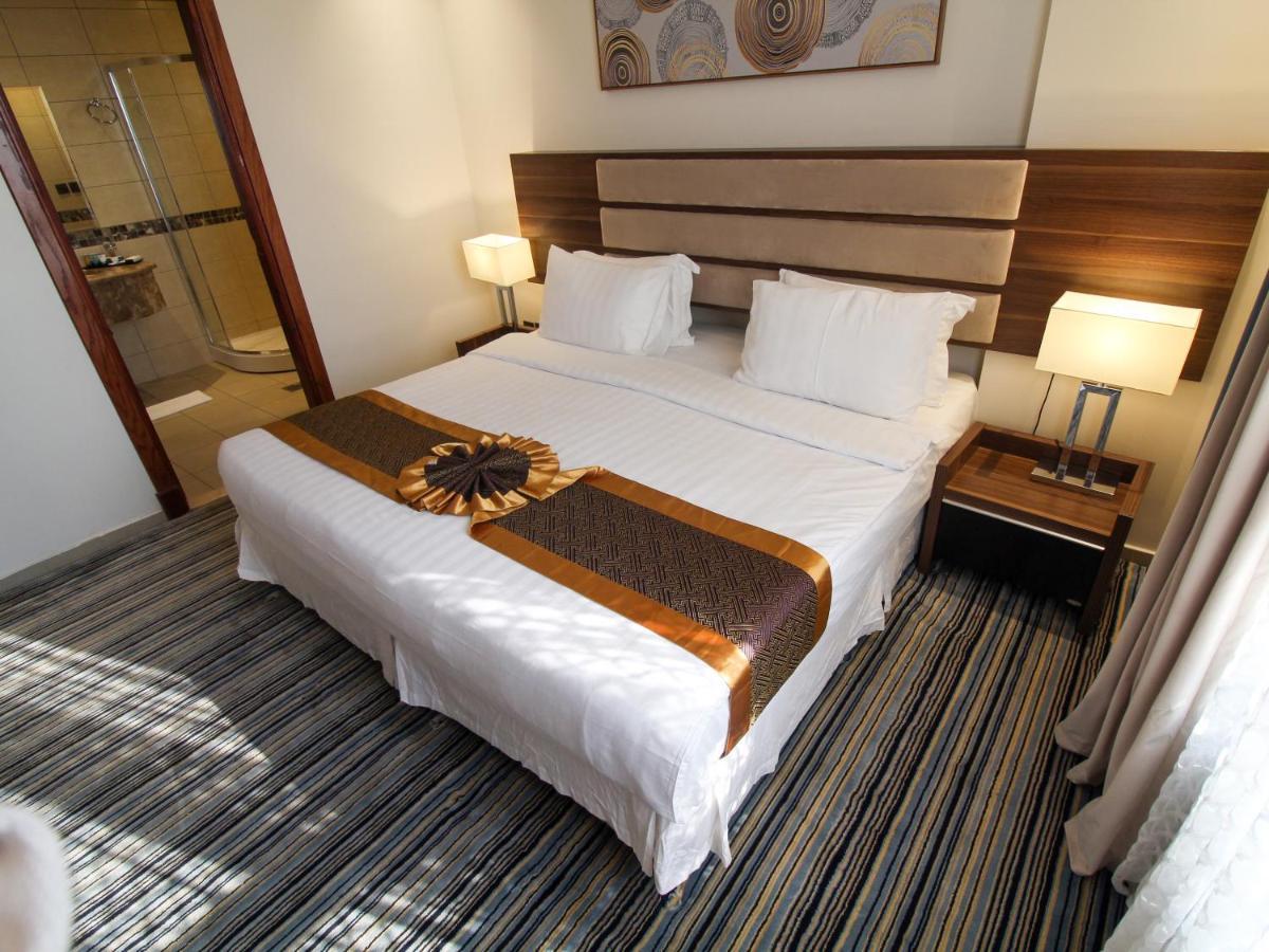 ג'דה Friesian Hotel Suites מראה חיצוני תמונה