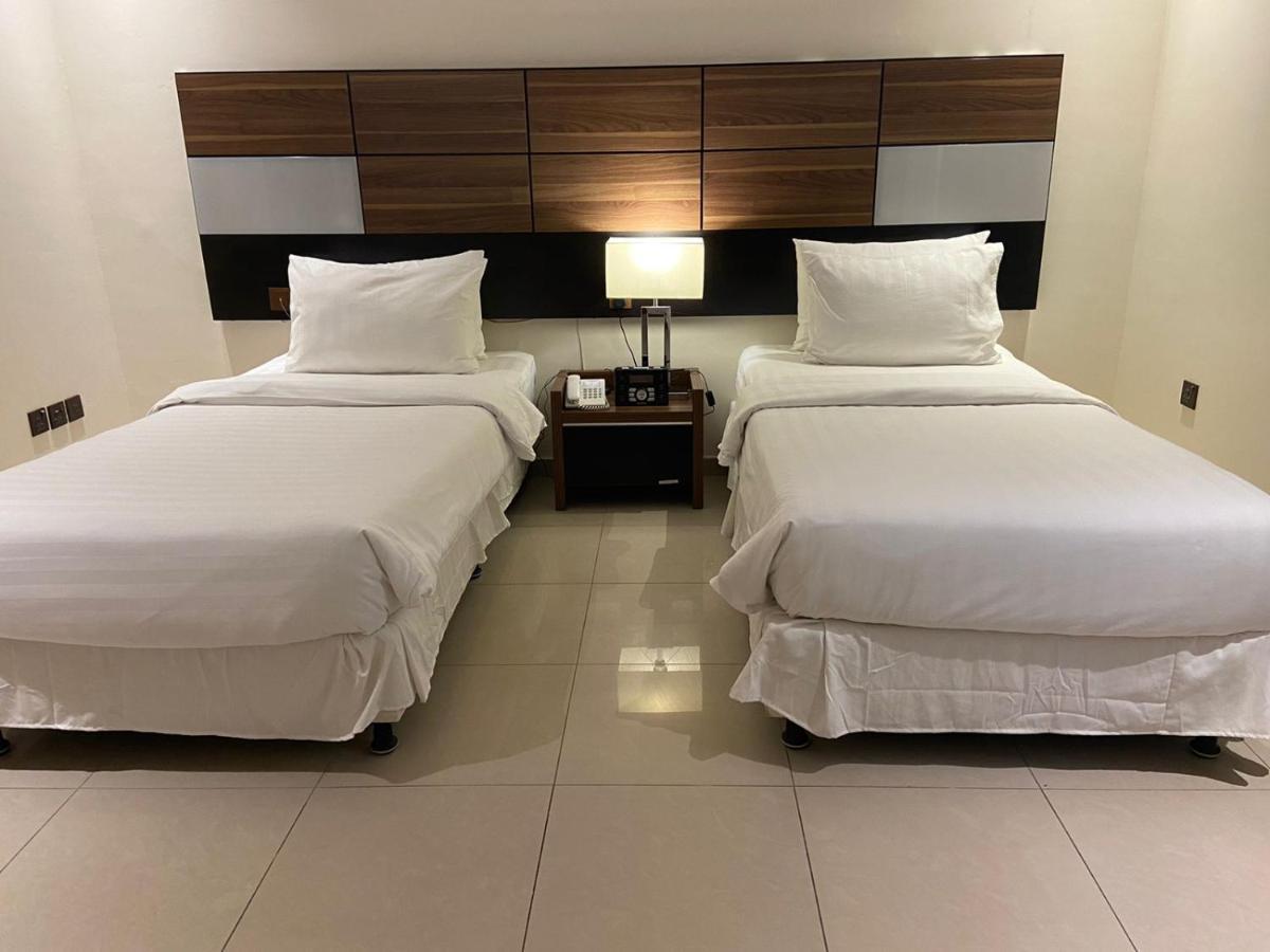 ג'דה Friesian Hotel Suites מראה חיצוני תמונה