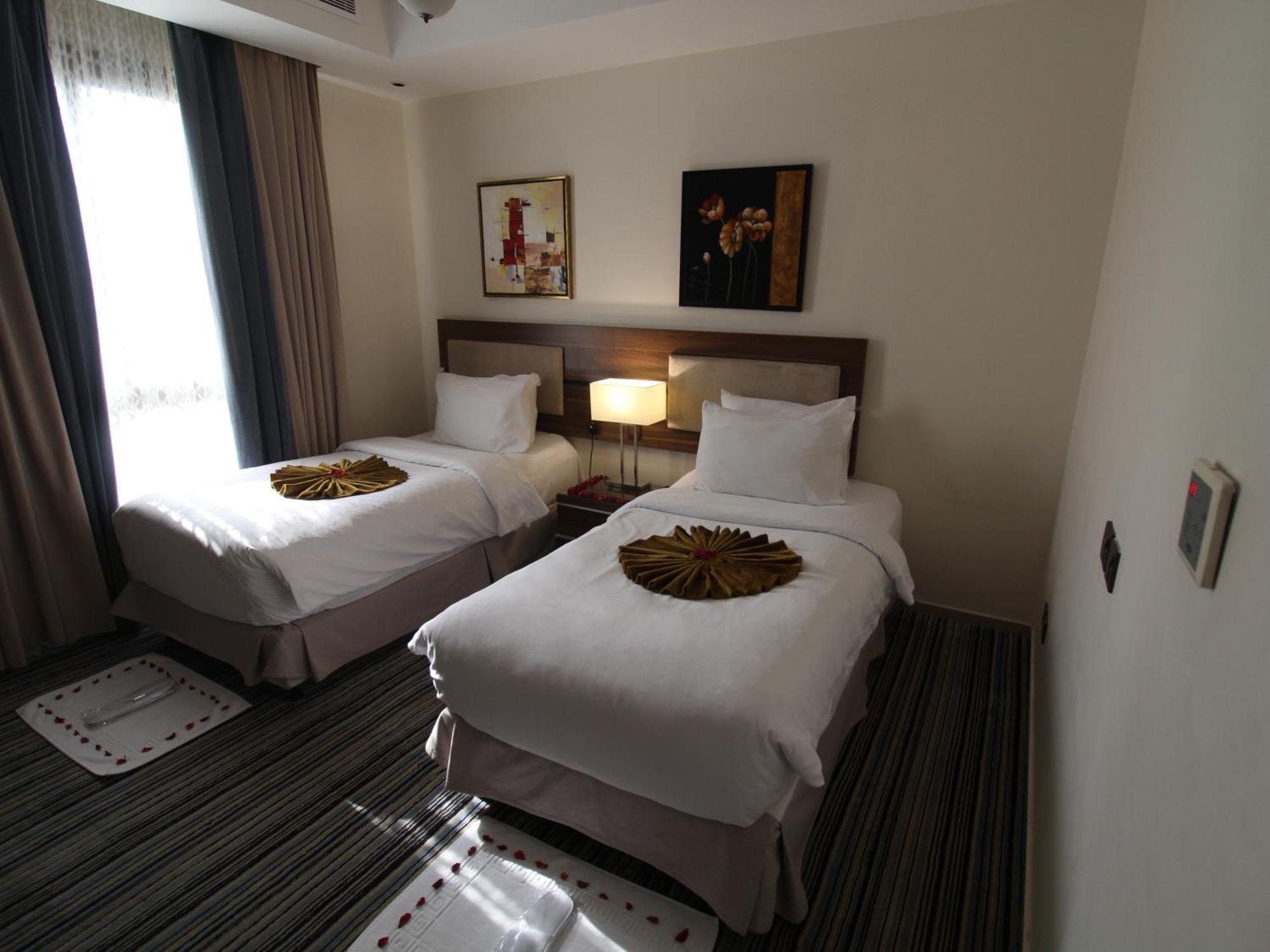 ג'דה Friesian Hotel Suites מראה חיצוני תמונה