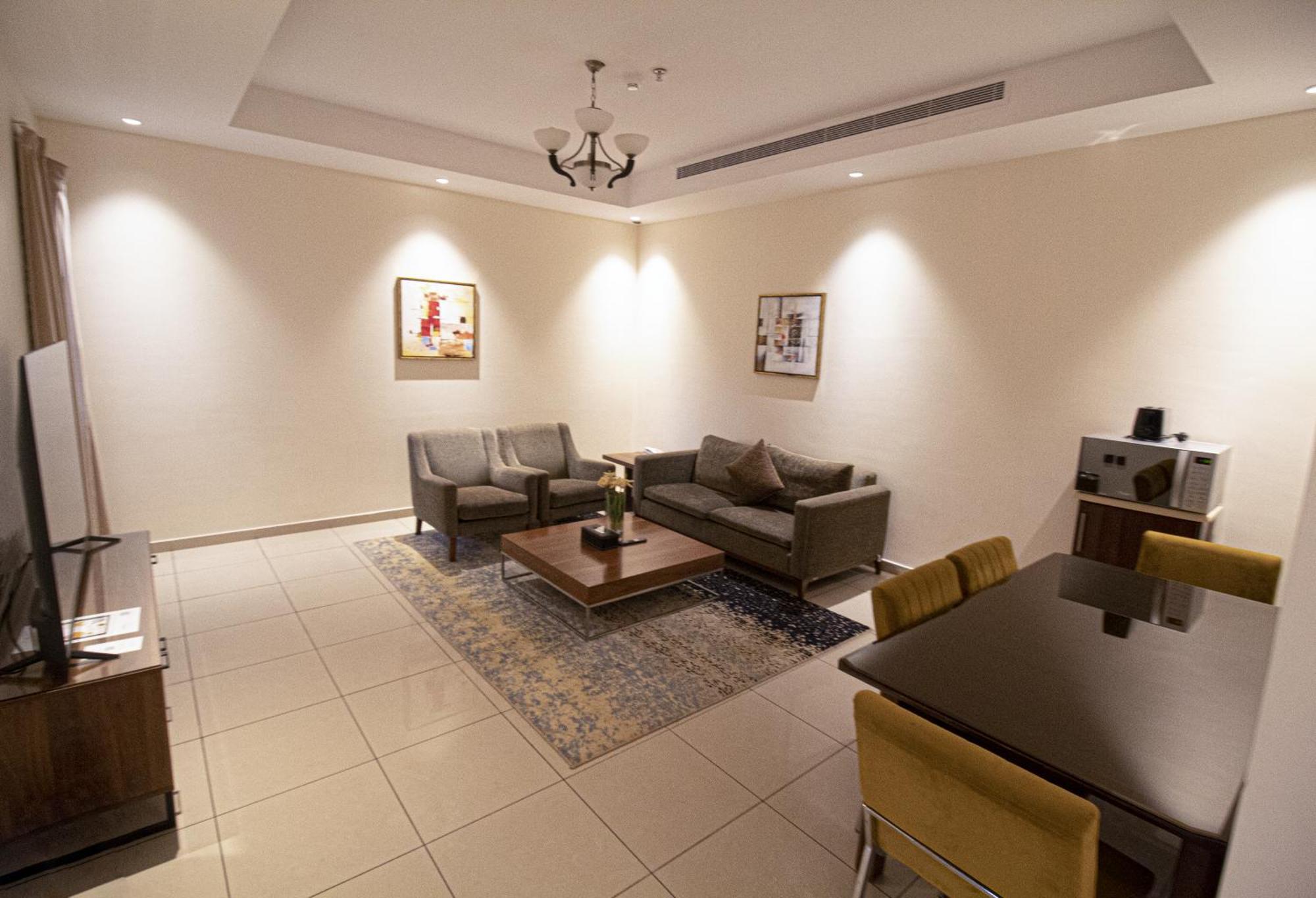 ג'דה Friesian Hotel Suites מראה חיצוני תמונה