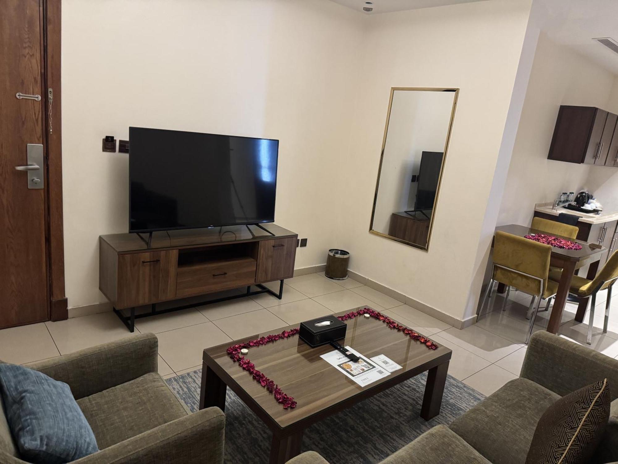 ג'דה Friesian Hotel Suites מראה חיצוני תמונה